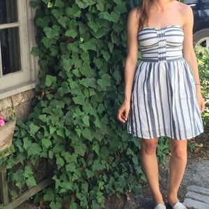 Gap smocked dress with pockets